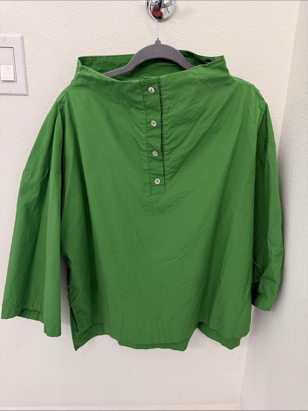 Relaxed Emerald Button-Front Popover Blouse